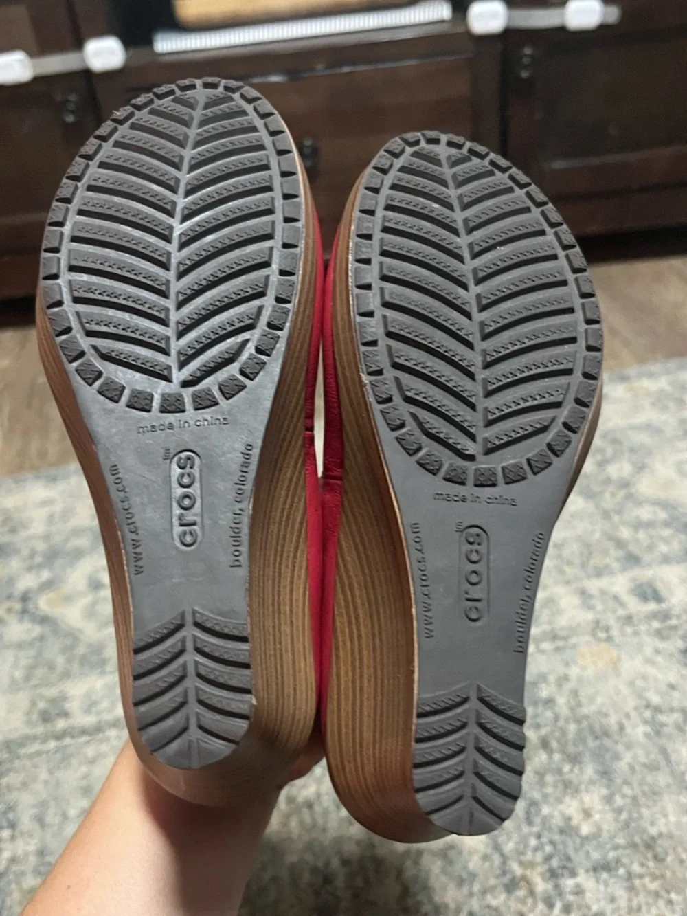 Crocs A-Leigh Leather‎ Closed Toe Wedge Heel Shoes Red Women’s 5